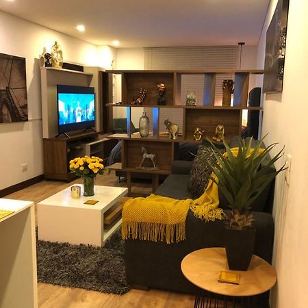 Apartaestudio Amoblado,Furnished Studio Apartment Wifi Gratuito Bogota Bagian luar foto